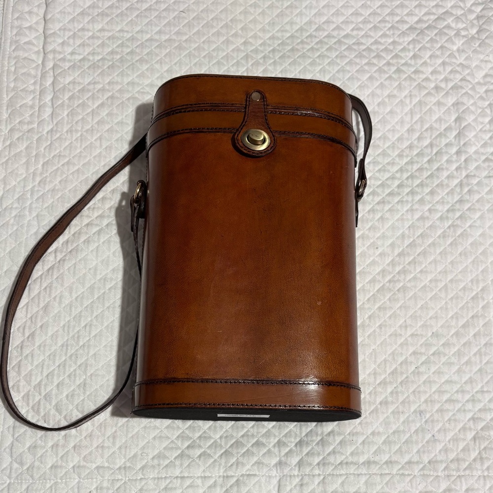 Planet One Products Classic Brown Hard Side Leather Double Wine Tote